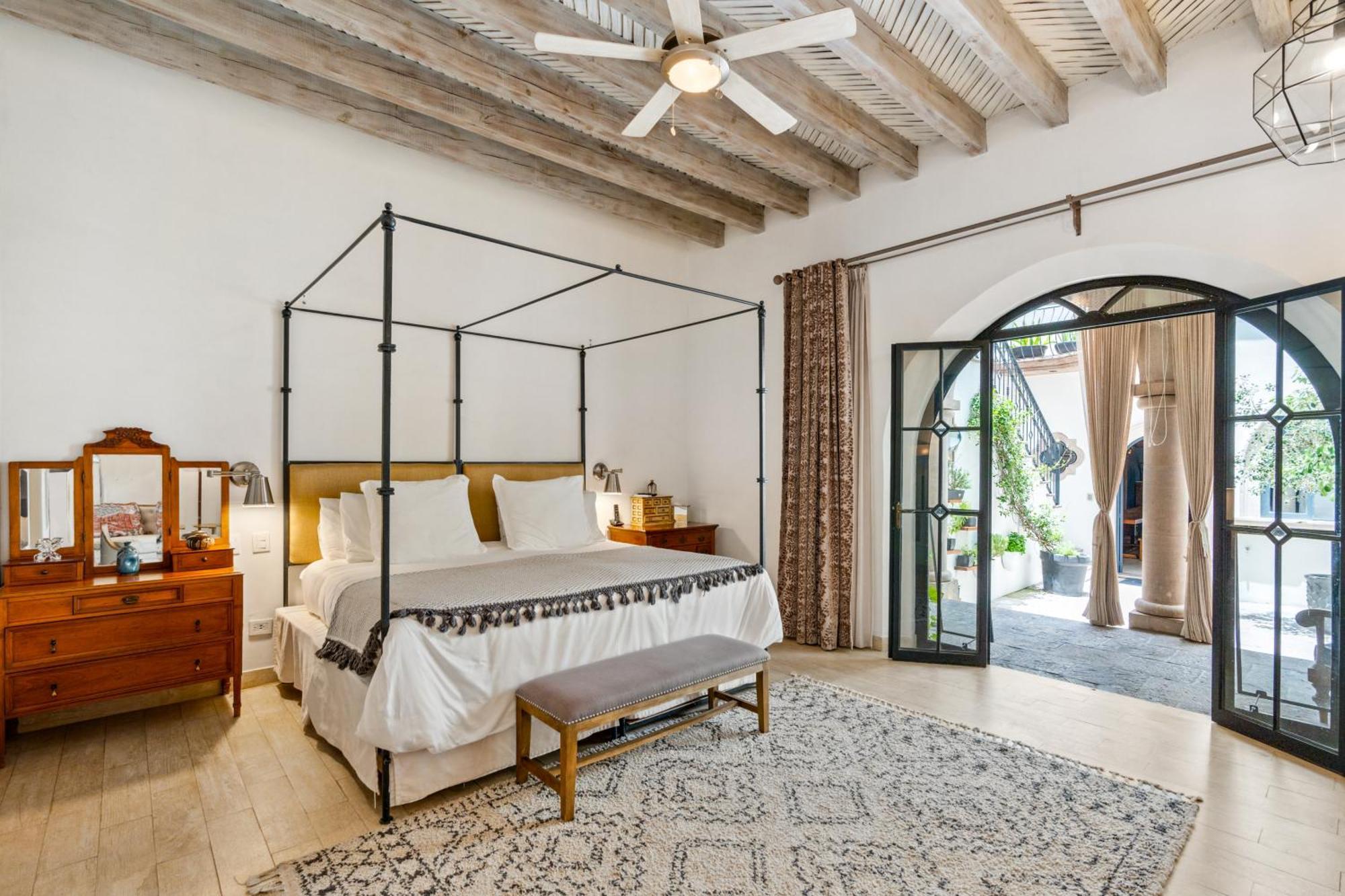 Hotel Casa Delphine 3*